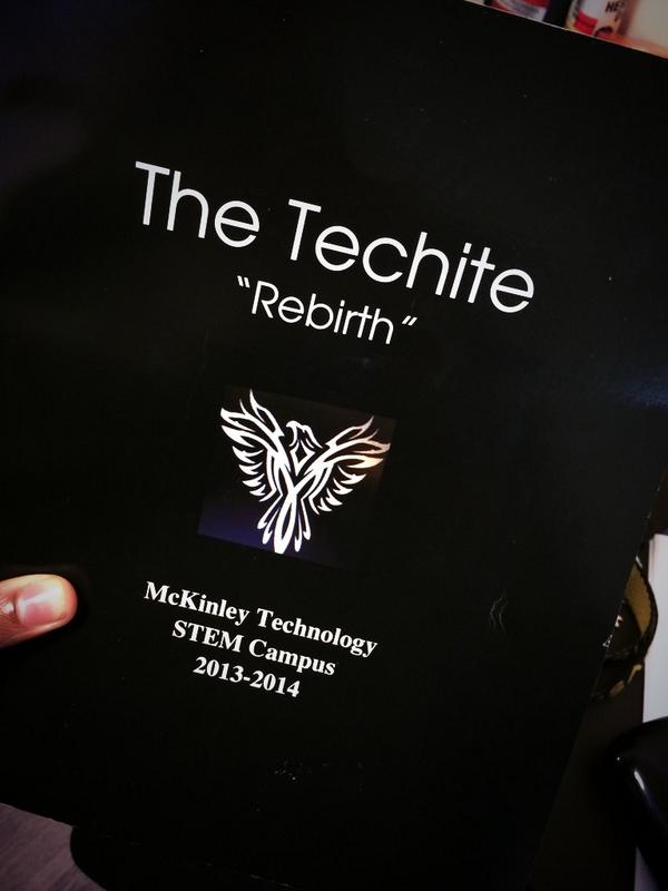 _tech_1's tweet image. Got To Cleaning My Dorm And Just Stopped To Looked Through This YearBook..... Maynnn I Miss Yall Fools ✊😢💯 #Tech2014