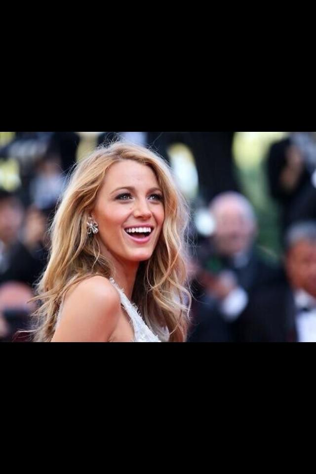 Happy birthday to the hottest girl i know, Blake Lively   