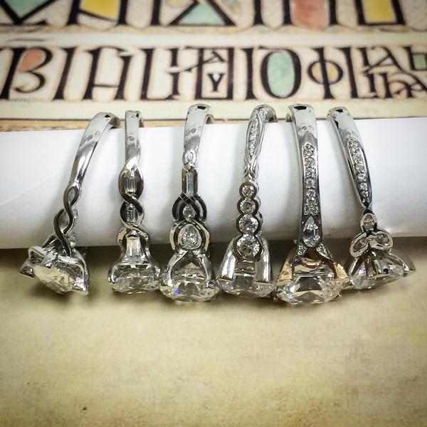 MaeVona's tweet photo. Nothing wrong with a little something on the side #noordinaryrings http://t.co/jPdGBTqn7Y http://t.co/5u0Zyqu1O0