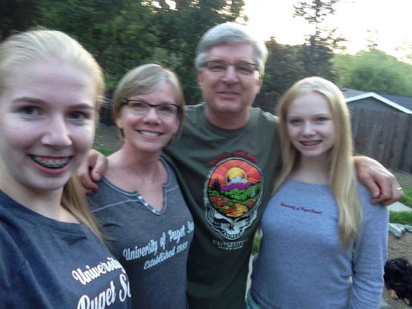 meganteevan's tweet image. my family is the best #hackhackchopchop