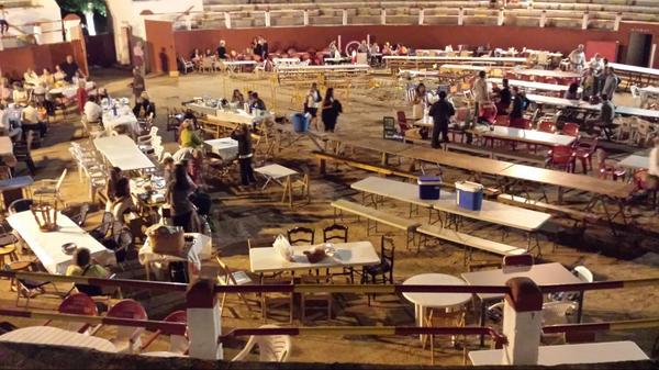 SamuelFonta's tweet image. Cena en la plaza de toros