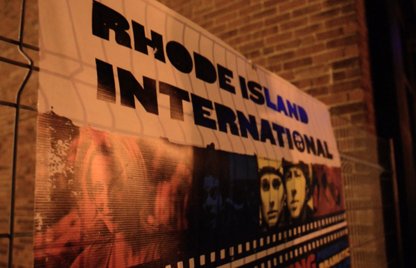 YurViewNE's tweet image. #RI head film honcho weighs in on @RIFilmFest  #riiff  
hubs.ly/y05Pvc0