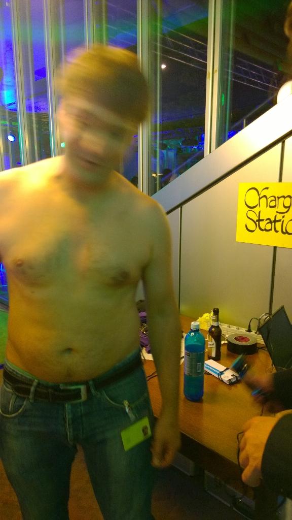 lenn3k's tweet photo. @cortrium @eriksp @hackinghealthDE #forgotthepicture http://t.co/AYo6WQ2Hg3