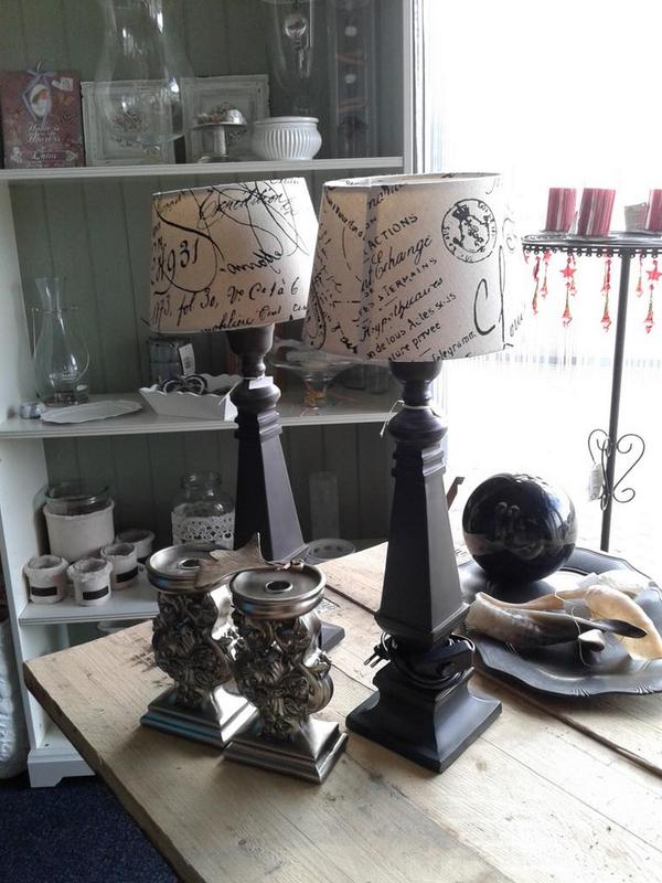 Onze winkel is weer geopend! We hebben allemaal weer nieuwe spulletjes!!!!