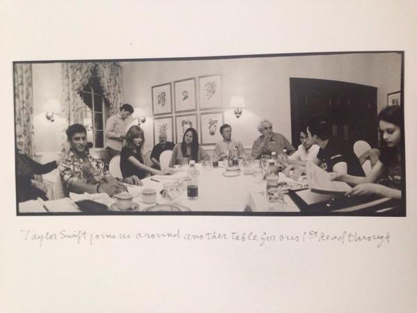 sunnyshine_13's tweet image. Look at this behind the scenes shot of @taylorswift13 in the book I won from The Giver set! Cutest wave ever! 👋