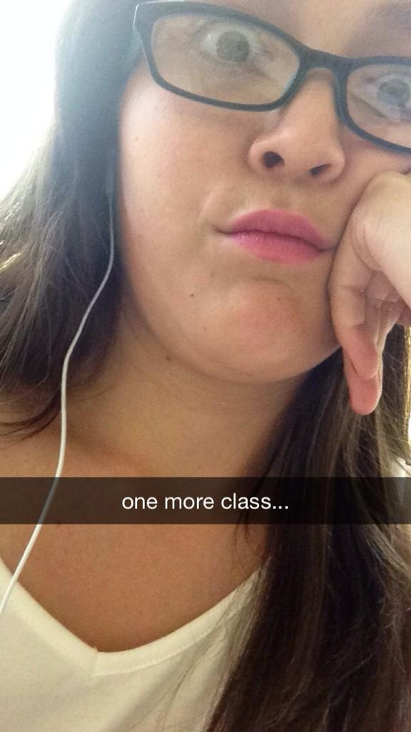 _claudiabelle's tweet image. help! SOS 😫😂 #OneMoreClass