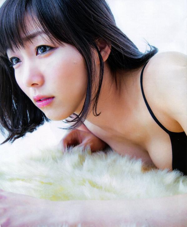 遠くを見る視線が印象的な須田亜香里