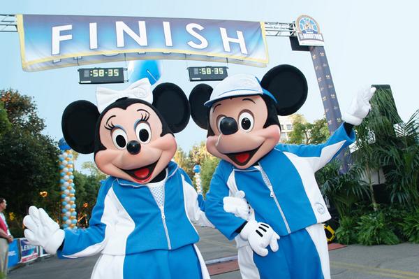 ディズニー公式 V Twitter 8 28から4日間 ディズニーランド ハーフマラソン ウィークエンドが開催 カリフォルニアの青い空の下 ディズニーキャラクターの声援を受けながら開園前のパークとアナハイムの街を走り抜けよう Http T Co Btyoqezgnh Http T Co