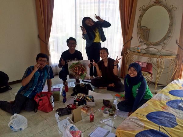 DREAMLAND_29's tweet photo. #Day1 http://t.co/nzGotcQuYg