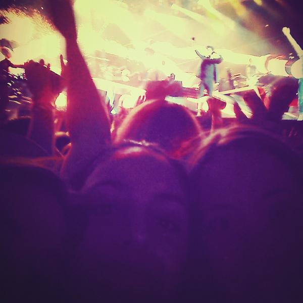 Naomialcaraz's tweet photo. ''Selfie'' with Zayn Malik http://t.co/qU3pf1rCtP
