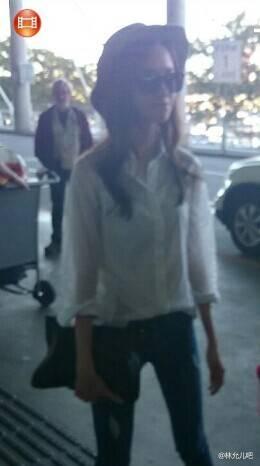 [PIC][25-08-2014]YoonA khởi hành đi Brisbane - Úc vào tối nay Bv7T1ZACUAEm0BT