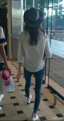 [PIC][25-08-2014]YoonA khởi hành đi Brisbane - Úc vào tối nay Bv7T3KqCQAA0hYL