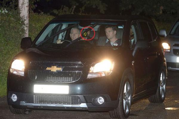 unitedreport's tweet photo. Di Maria dikabarkan telah tiba di Carrington semalam waktu Manchester, siap untuk melakukan tes medis hari ini. http://t.co/YAjK7yoT6x"