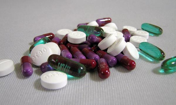 Leafly's tweet photo. Has #medical #cannabis resulted in a 25% decrease in #painkiller-related ODs? You tell us: http://t.co/663MOvglCw http://t.co/ws7ekKnRxQ