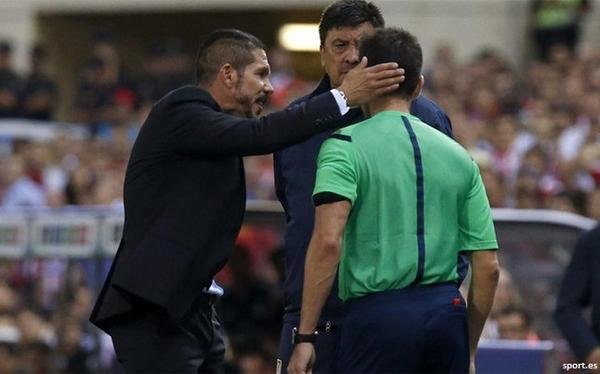 DSports's tweet photo. 8 partidos de sanción para #Simeone. El DT Colchonero fue castigado tras el incidente en la #SuperCopaxDIRECTV http://t.co/BJ5gBGSeMm
