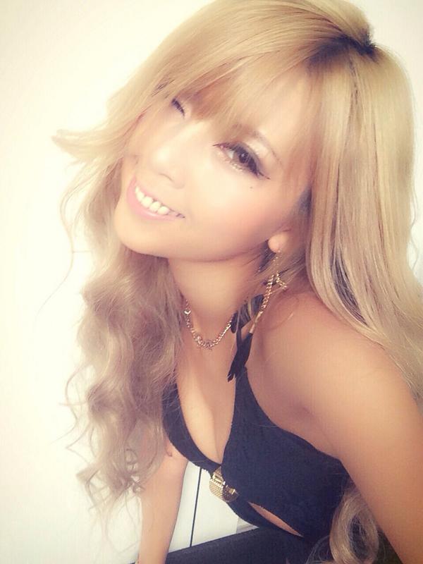 ex_joint's tweet photo. 辛いことは生きてりゃいっぱいある。

どんな苦労も惜しまない姿は
男女共に美しい。

辛い時こそ笑え。

必ず笑顔は笑顔を引き寄せる。

そして努力。継続は力なり。
諦めず進め。

私はキラキラした笑顔こそが
最高の美だと思う。 http://t.co/AQIc9oNvLw