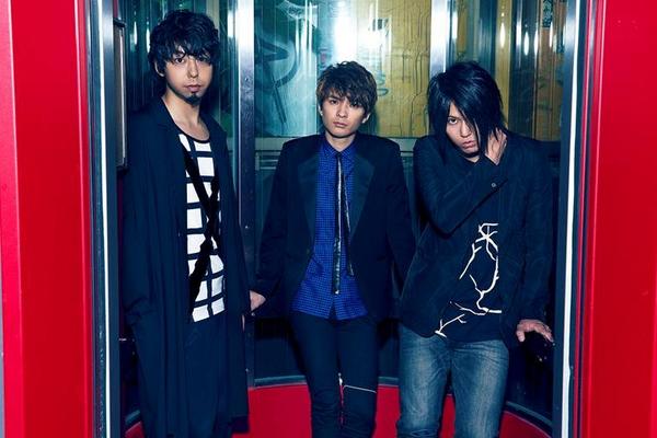 USGinfo's tweet photo. 5th album 「Catcher In The Spy」発売します。これがUNISON SQUARE GARDENです。
鈴木 貴雄  
http://t.co/EXSUmCIfH2 http://t.co/6Txyu9syFh
