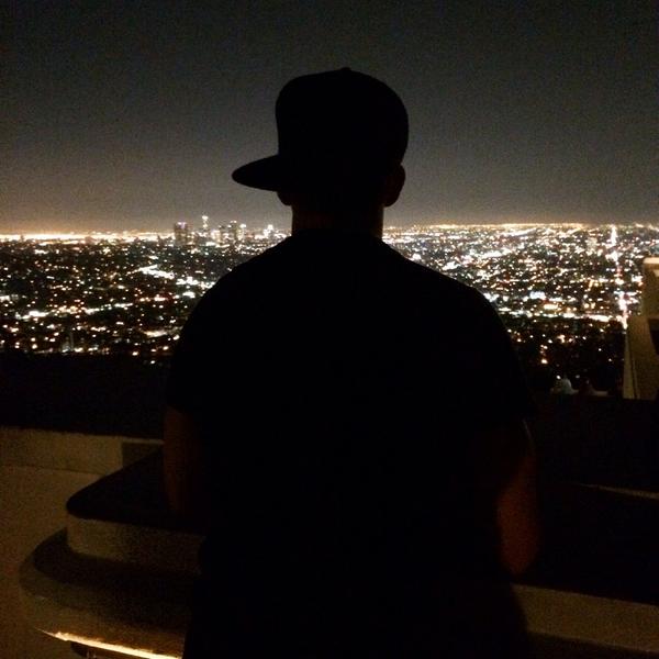 LouisGiordano's tweet photo. 🌕🌃Be the same person you are in the dark that you are in the light ✨🌉 PC: @officialhelene #DarkIsLight #TrueLiving http://t.co/jZEnl2eAeX