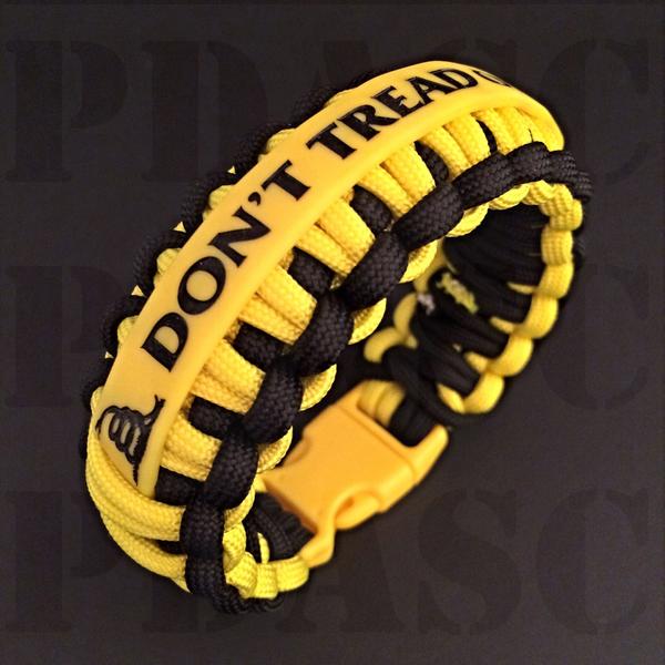 PDASCord's tweet photo. "The Gadsden"
A PDASC Behemoth Series original featuring a 'Don't Tread On Me' rubber ReminderBand.
#pdasc #paracord http://t.co/xl0vckZ1Ro