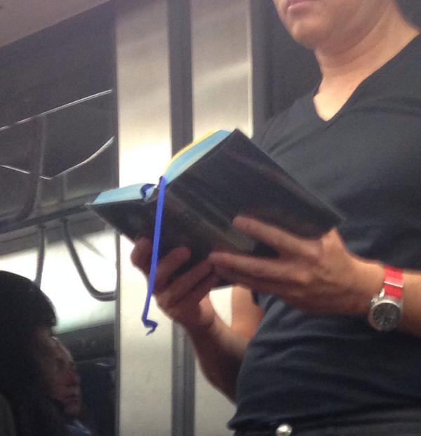 Gallimard's tweet photo. RT @SebEmeriau: Tout va bien, on lit encore la #pléiade dans le #métro. @Ligne1_RATP http://t.co/8WbSgnvyC4