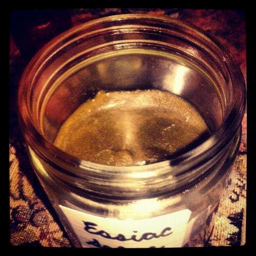 EssiacTea's tweet image. Essiac Salve

1/8 cups essiac tea powdered
1/8 cups coconut oil
2 Tbs. olive oil
1 Tbs. Cacao butter