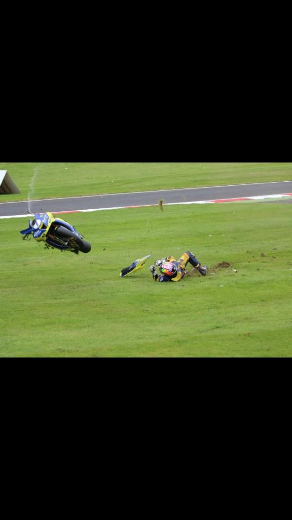 Ba77a's tweet photo. Thks to @90Dw90 &amp; @woody_thomas for trying to get me bk out for race2 yesterday! #TopMachanics #ToMuchWrkToLittleTime http://t.co/0qLMva0ElN