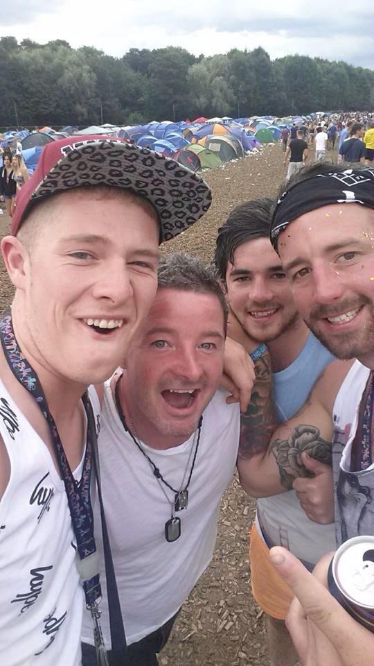seanrush6's tweet photo. Can't wait for @Creamfields next year again, good to meet @jackeyejones #Creamfeilds2014 @ryansmall76 @rhodesy_matt89 http://t.co/P5i8DtHphD
