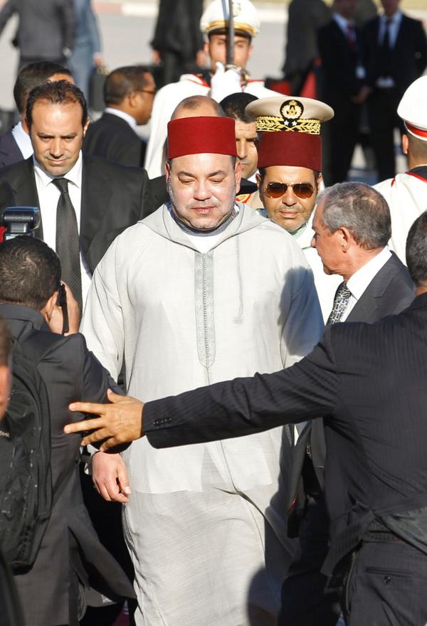 España pide disculpas al rey de Marruecos por confundirlo con un contrabandista Bv9knt5CIAA1qR_