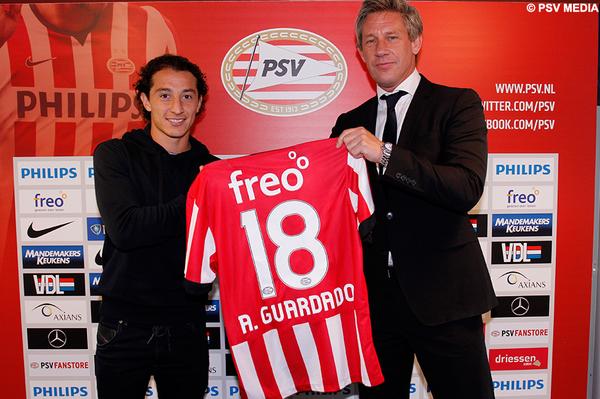 PSV's tweet photo. PSV huurt dit seizoen de 108-voudig Mexicaans international Andrés Guardado (27) van @valenciacf. #psv #guardado http://t.co/ErYT2MFI55