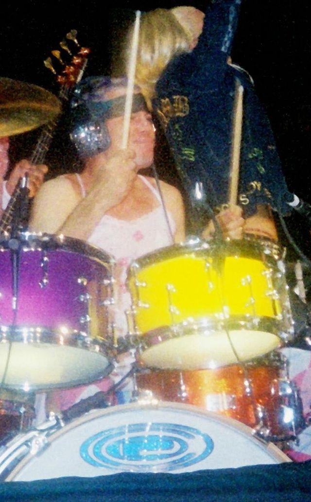 Happy 45th birthday, Adrian Young, drummer for No Doubt  "Its My Life" live 