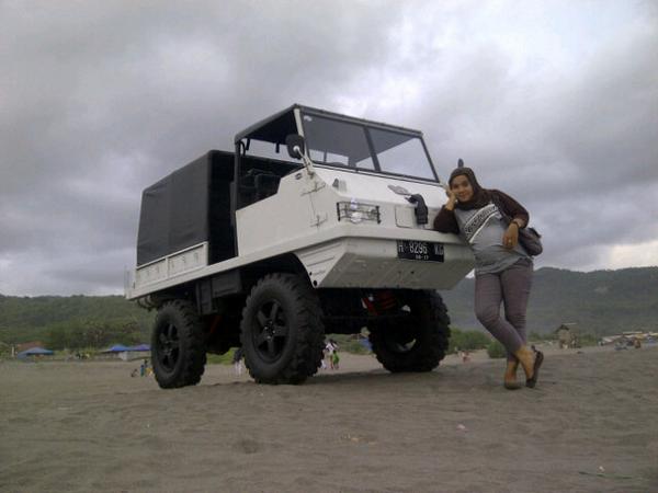 rookieinside's tweet photo. @dubyouth_yk bass truck... http://t.co/Qr8P8Sg1su
