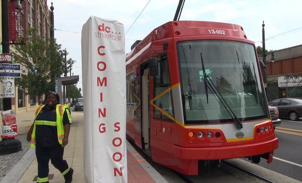 ceboardman's tweet image. Streetcars hit the roads of D.C. usnews.com/news/articles/…