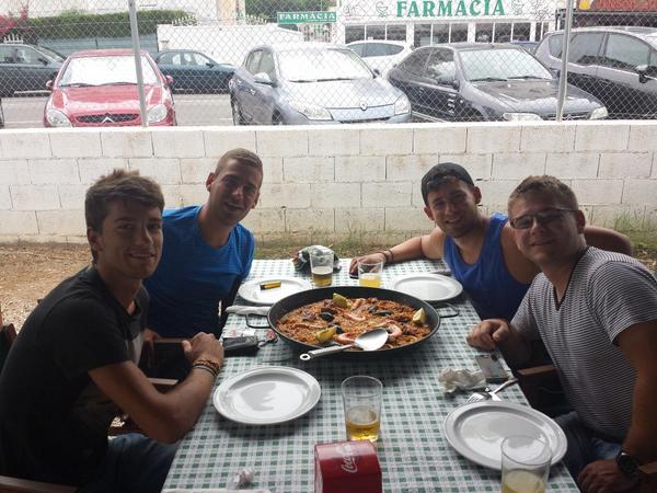 danigg16's tweet photo. rica paella con @kik1992 @isra92cv @riusti http://t.co/SULQM1Pygj