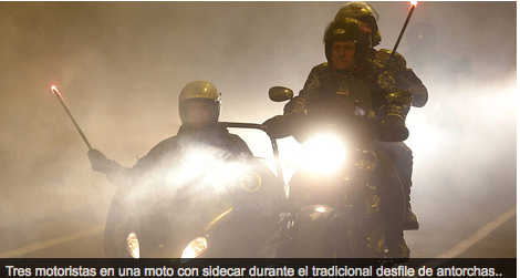 helpmeoutapp's tweet image. Aún queda mucho hasta enero. Esperamos ver menos antorchas-bengalas los próximos años. bit.ly/1pa3sFj