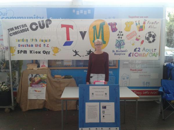 KimCarter5014's tweet photo. raffle tickets going well @nick_19781 http://t.co/9Oy5Iks9mg
