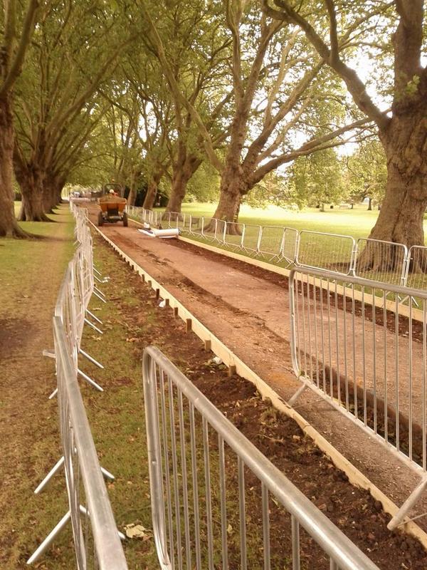 MarkWebbTfC's tweet photo. On way back from mtg &amp; see work is underway widening &amp; improving Jesus Green cycle/footway by @CambsCC  &amp; @camcitco http://t.co/x1iNbJodc2