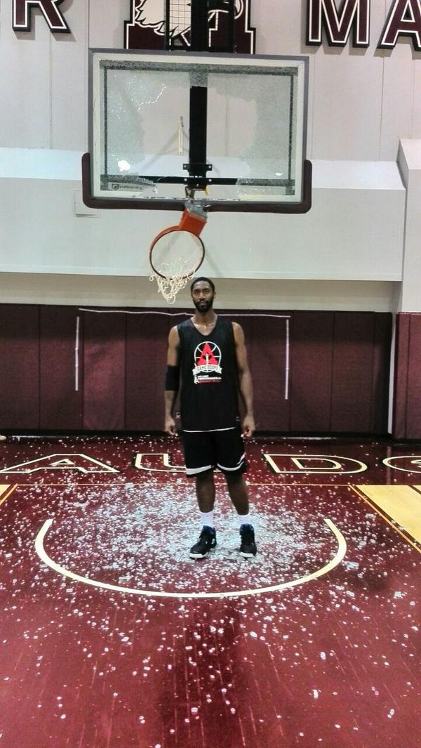 Jasonn Hannibals rim smashing dunk <a href="/featuringBigJay/">Jasonn Hannibal</a> <a href="/NorthPoleHoops/">NPH</a> <a href="/DrewEbanks/">OnPointBasketball</a> <a href="/sosbball/">sosbball</a> <a href="/cdnballers/">canadaballers</a> @NBLCanadaLive