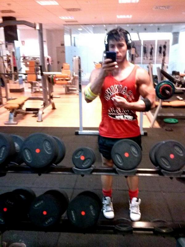 migueiniesta199's tweet image. el dolor es temporal, pero la gloria es eterna#aestheticnaturalmotivation