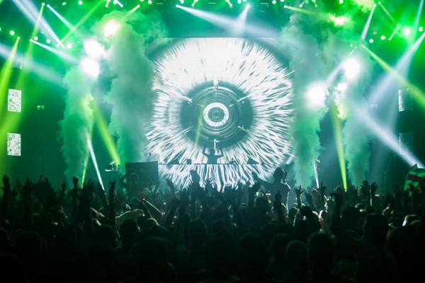 Alesso's tweet photo. The photos from @IODfestival are now online. View them all at http://t.co/pRCk0s6WX9 http://t.co/OCxFICbjUp
