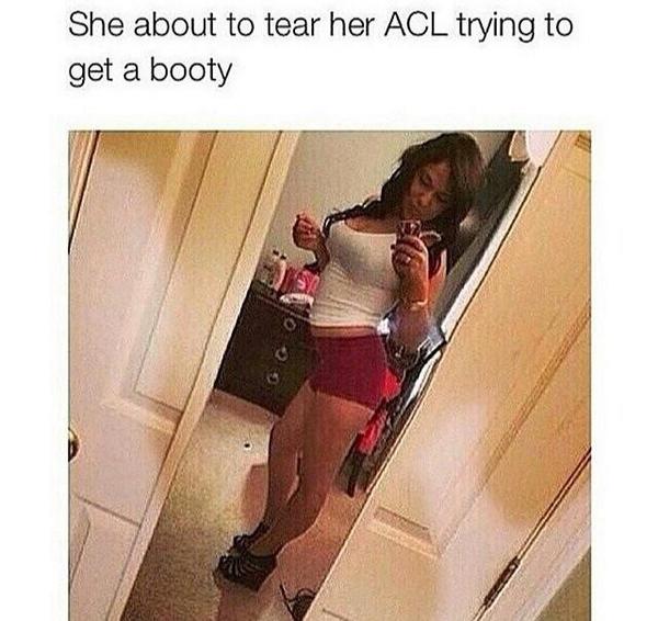 _BradLitt_'s tweet image. 😭😂😭😂 cardboard booty #LongBack