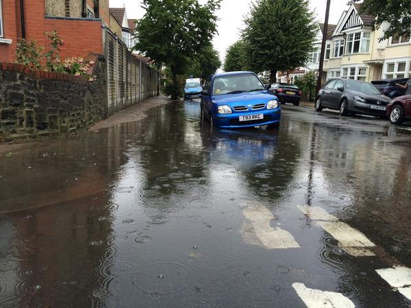 ed_ahmet's tweet photo. @EnfieldCouncil This is what happens when despite several calls to come and unblock drains, nothing is done about it. http://t.co/XzkrCAwG21