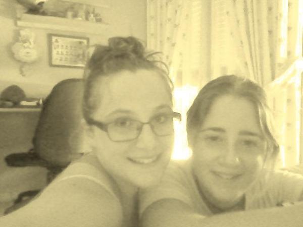 Martyca2001's tweet photo. K feliz soy con vsotros dos o kierooo!!:*:*:* http://t.co/Qq9hek2A1k