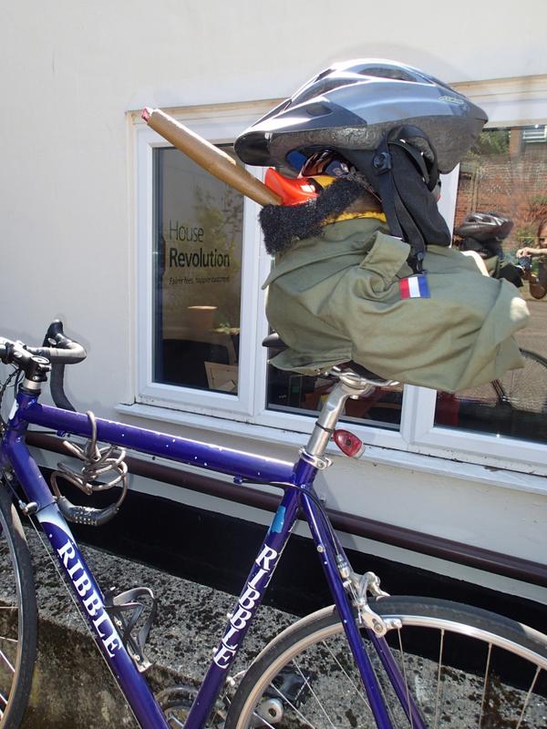 Che_Duck's tweet photo. I am off to the auction, preened &amp; looking pretty darn cool, look forward to seeing my fellow quackmates!!   #gndr14 http://t.co/N1PDyDTxTA