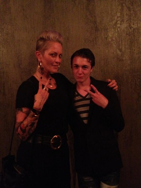 actor_dbrewer's tweet image. this girl ROCKS! Such an honor to meet this amazing and very talented designer!
#mandiline #fewweeksago #NeverForget