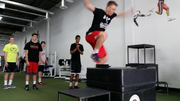 RuElite's tweet image. Developing our #D2D Hoops Boys @HarryRange37 single leg explosiveness #KneeDrive #Bouncy