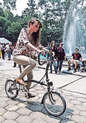 LaRomaDF's tweet photo. #UnBuenVecino respeta al ciclista al circular #DíaDelVecino http://t.co/iHSWuLVv37