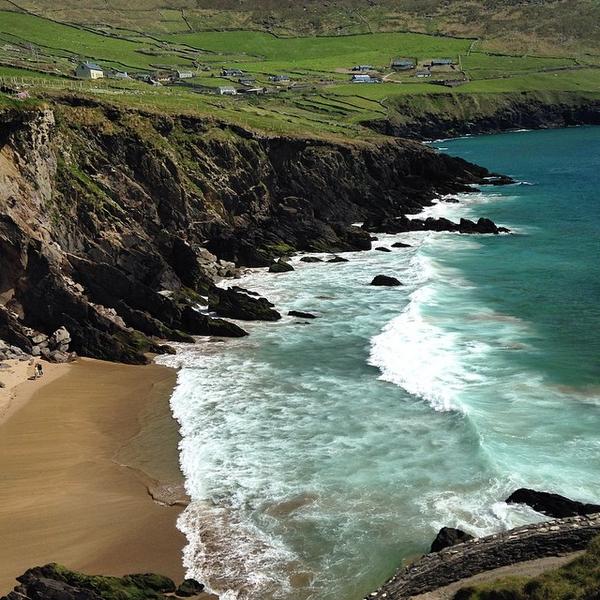 TravelLeisure's tweet photo. From iconic American routes to adventures overseas, here are some of T+L's favorite road trips http://t.co/1OYImhtpFl http://t.co/vOT5mYTUkX