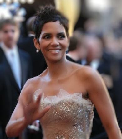 Happy birthday to the beautiful Halle Berry! Can you believe that she is 48? 