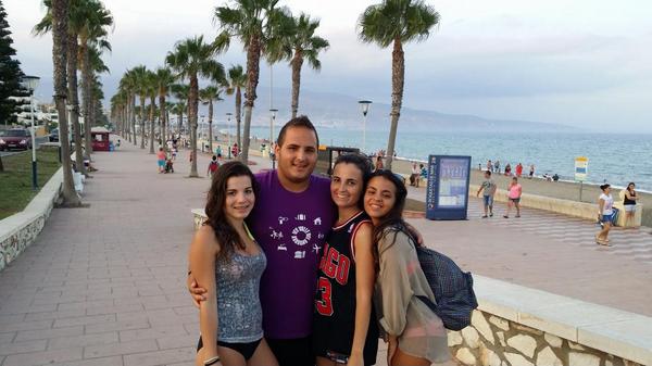 Zorritoacorralo's tweet photo. Buen día de playa con la mejor compañía ♡ @Vito21Perez  @anamaqueda27 @anandrade5 http://t.co/Hhb38wYswc