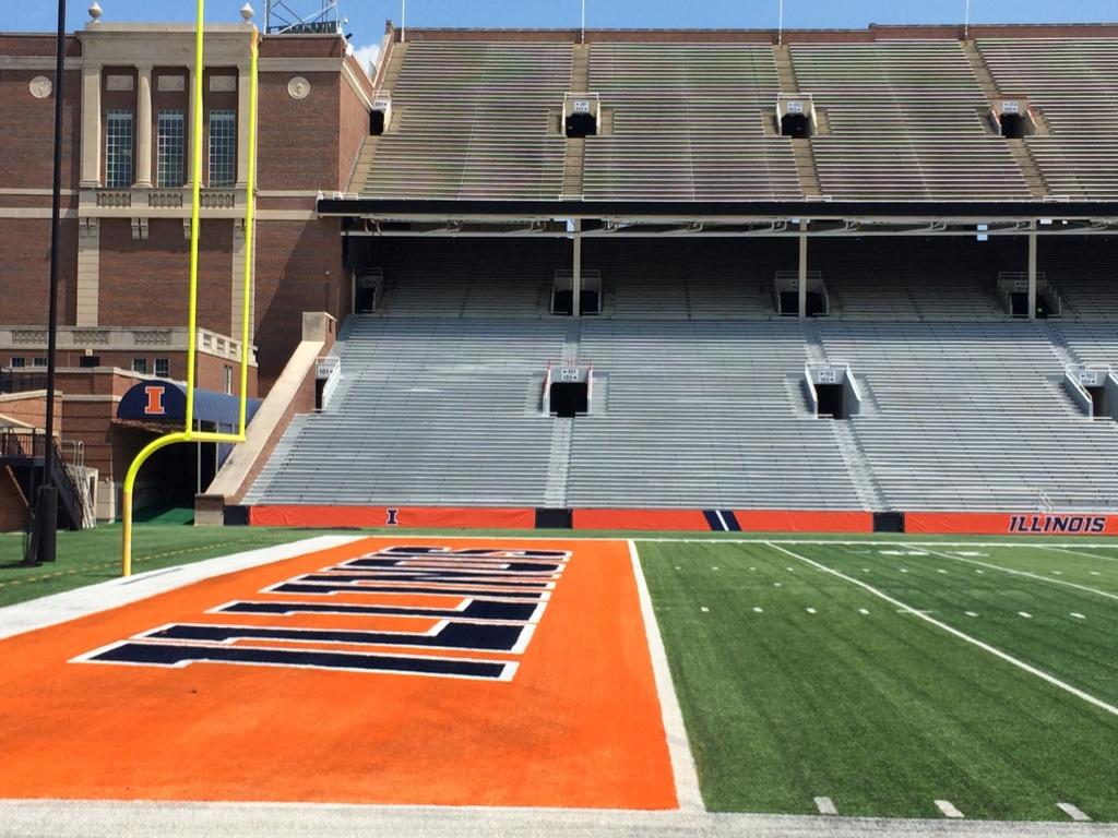 BvBUng4CEAAa_AU.jpg:large